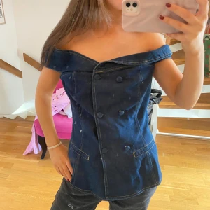 Jeans topp  - Skitttt snygg topp i jeans material!! 