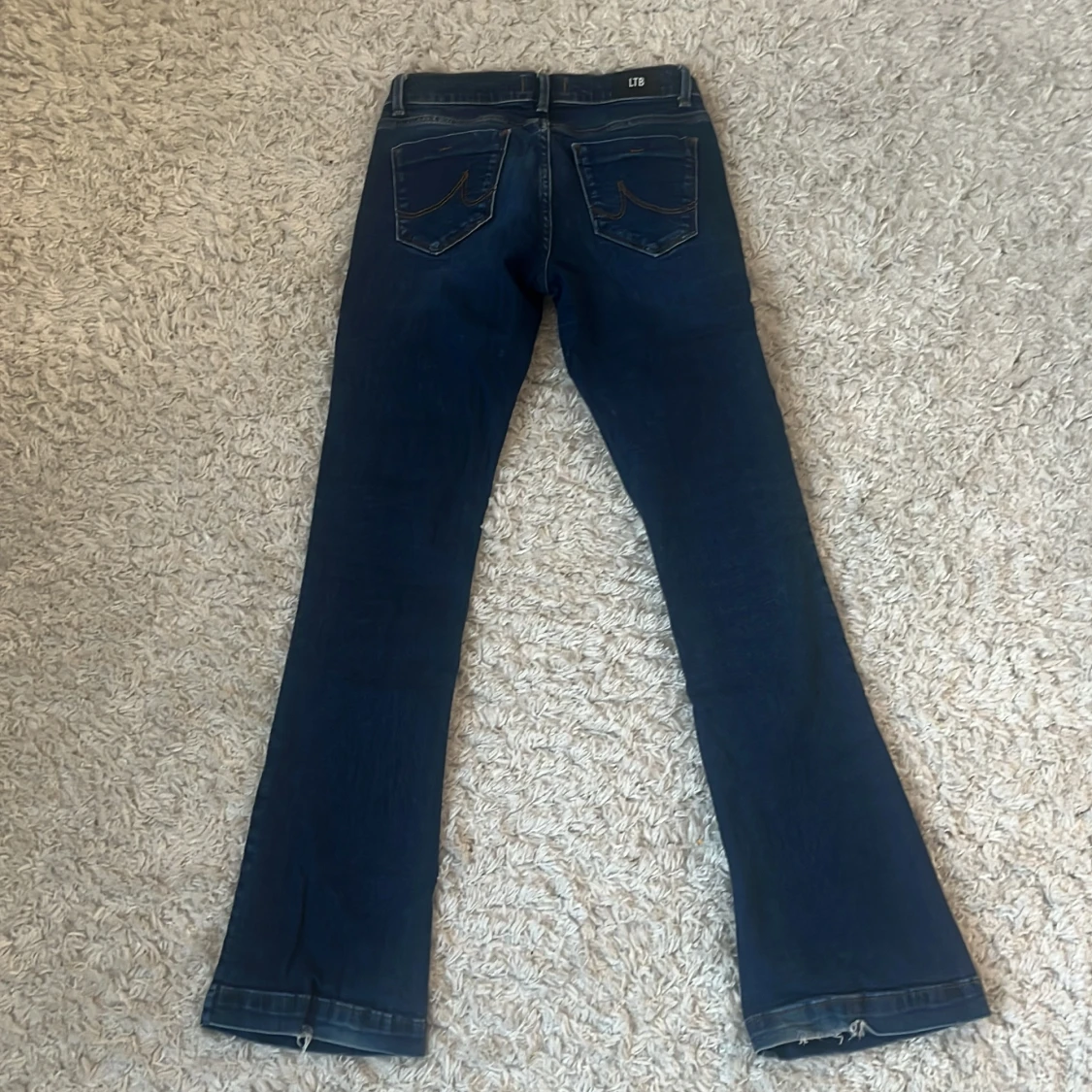 Mörkblå bootcut jeans från LTB - 1