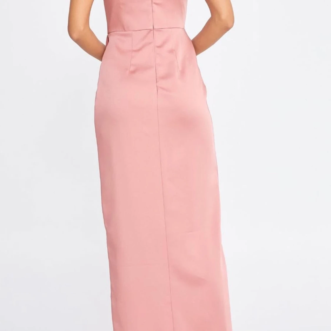 Satin rosa klänning - 1