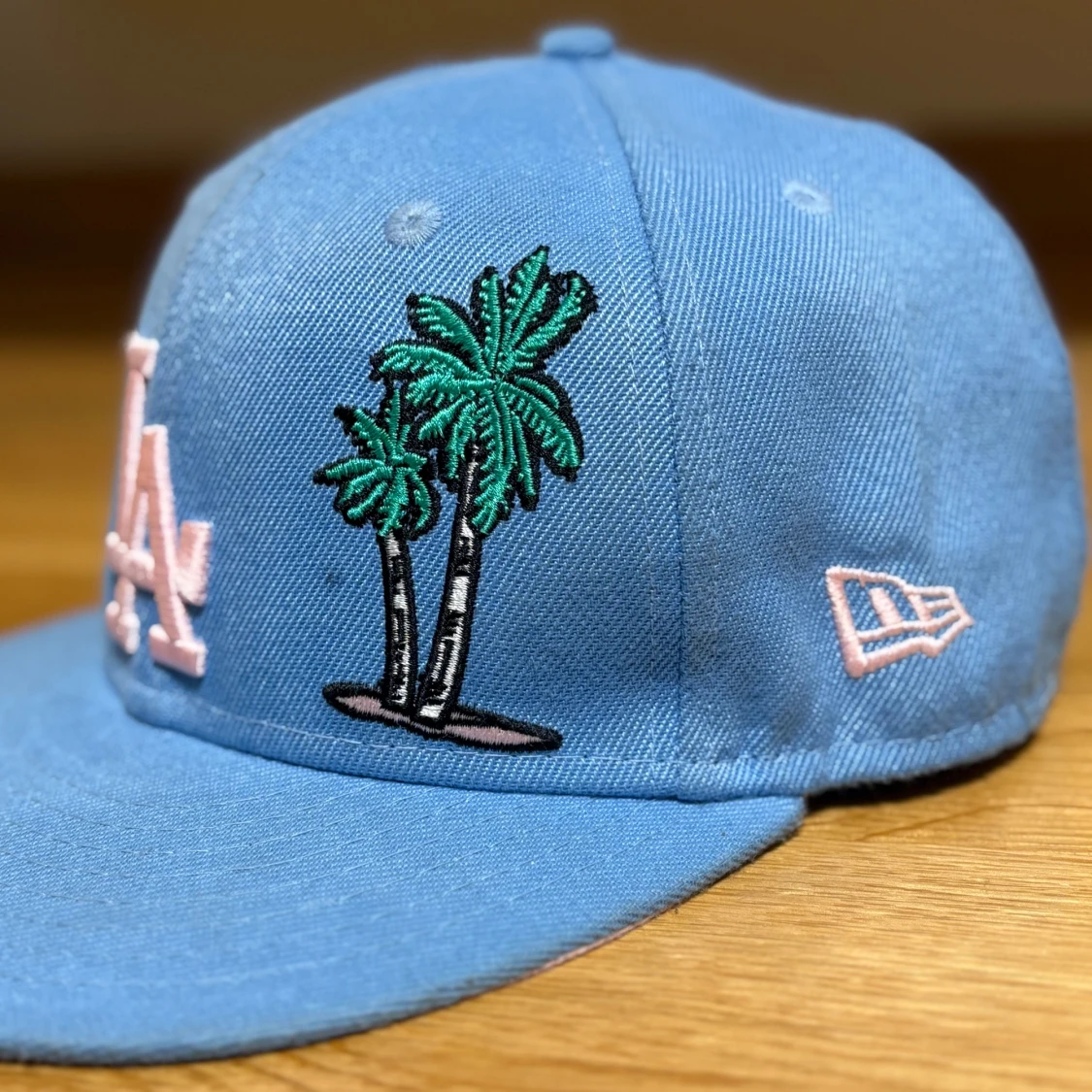 Blå keps med broderad palm och LA-logga - 2