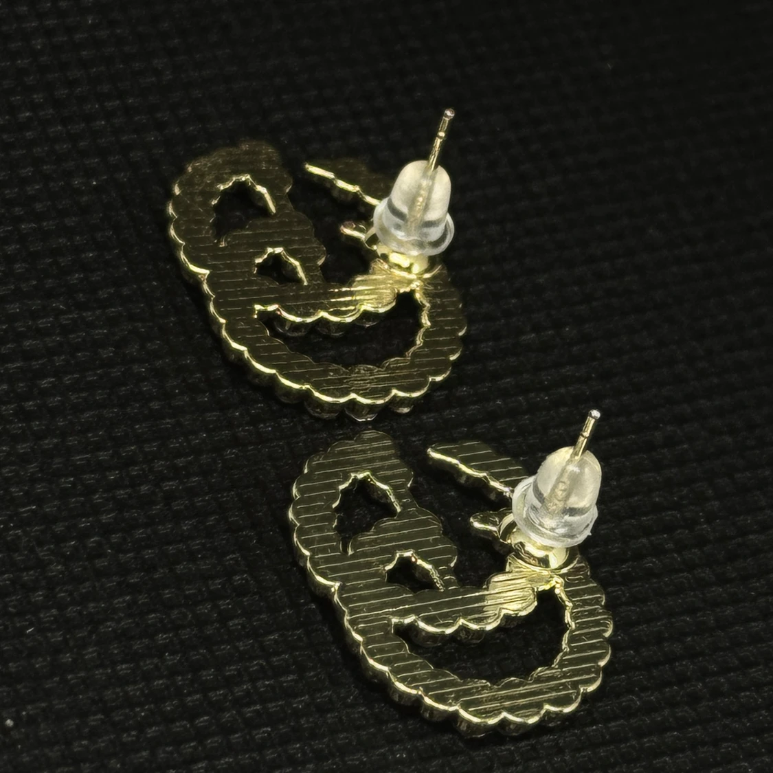 Guldiga örhängen med glittriga stenar - 2