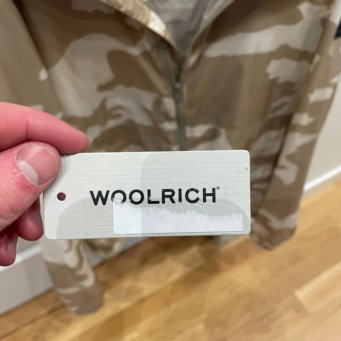 Beige och vit Camo Windbreaker från Woolrich - 3
