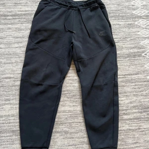 Nike tech byxor - Från Nikes egna hemsida! 