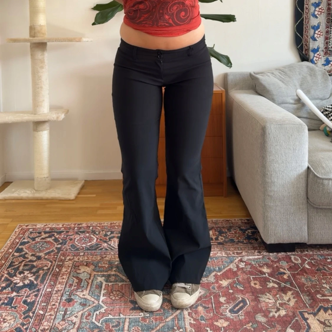 Lågmidjede utsvängda kostymbyxor 