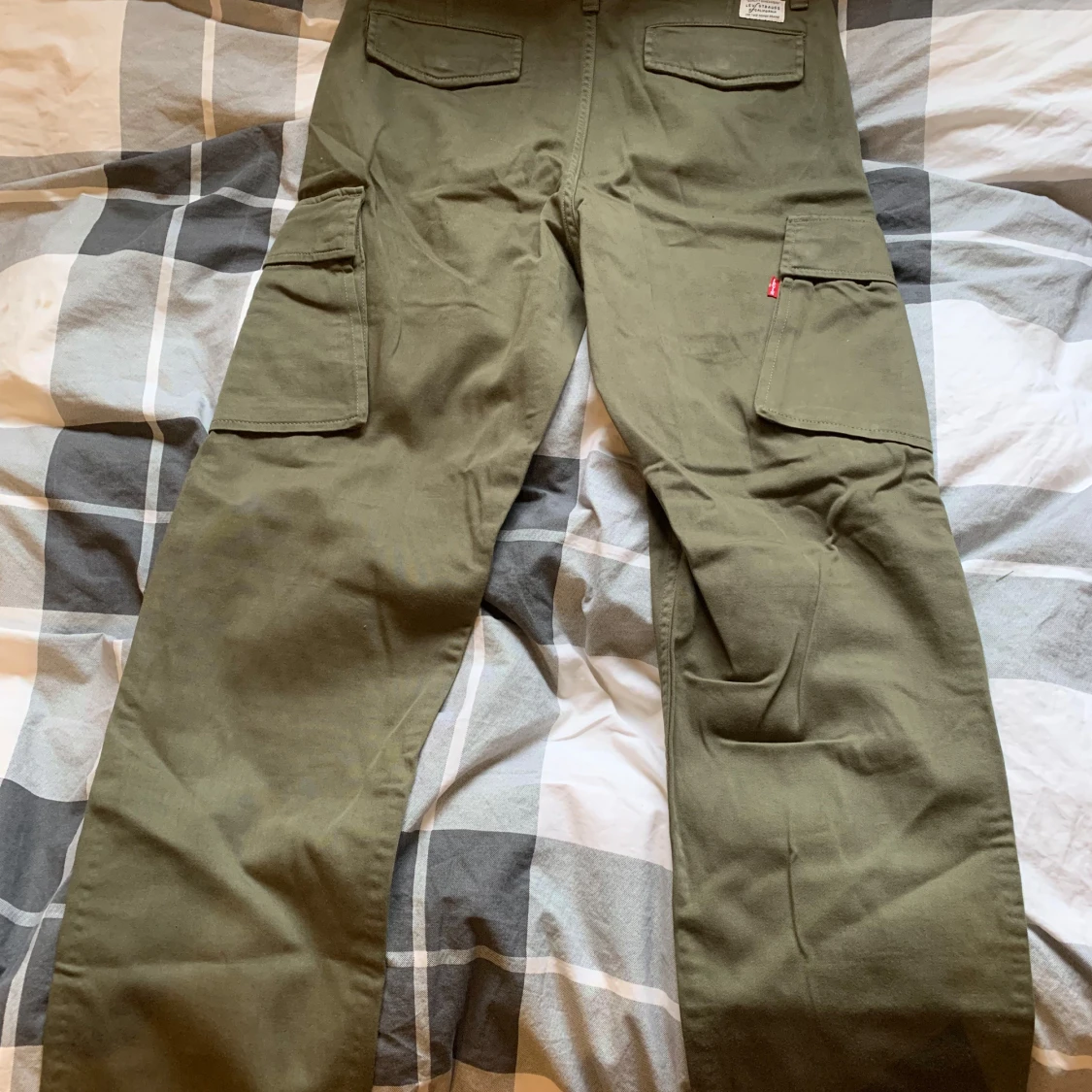 Gröna cargobyxor från Levi's - 1