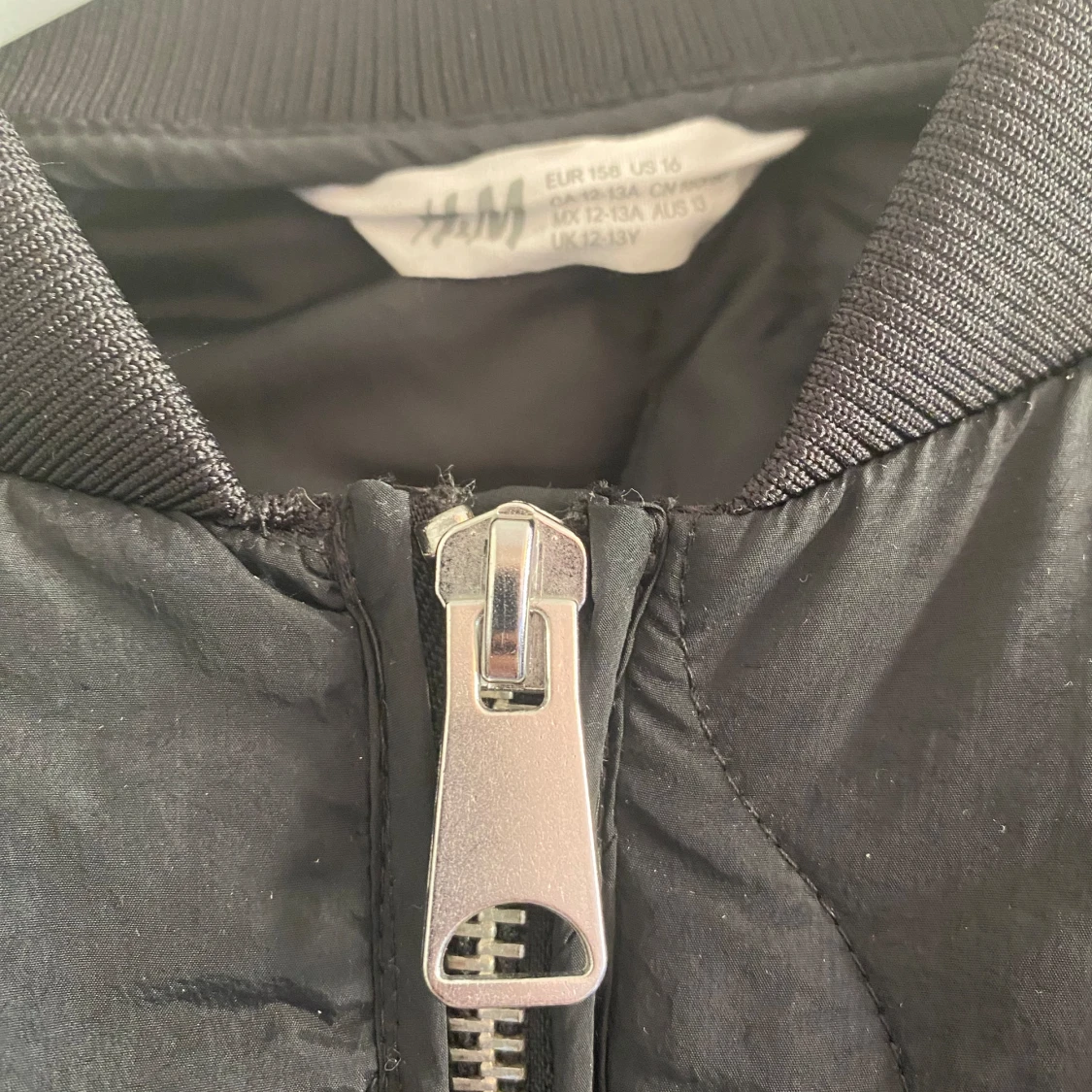 Svart vårjacka  - 90