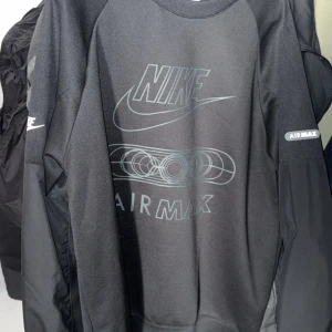 Air Max Sweatshirt - Nyskick air max sweatshirt inga fel. 