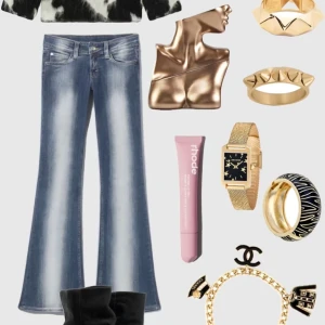 Weekday jeans - Slutsålda jättesnygga blå bootcut jeans ifrån weekday i strl 25/32💕 de har inga defekter alltså inga hål eller liknande! Jag kan skicka bilder på de privat, pris kan diskuteras och kontakta gärna innan du köper🫰