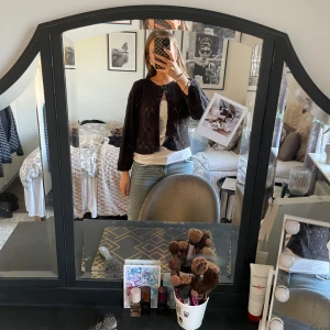 Svart kofta  - Jätte snygg kort svart kofta!! Använd men inga defekter!