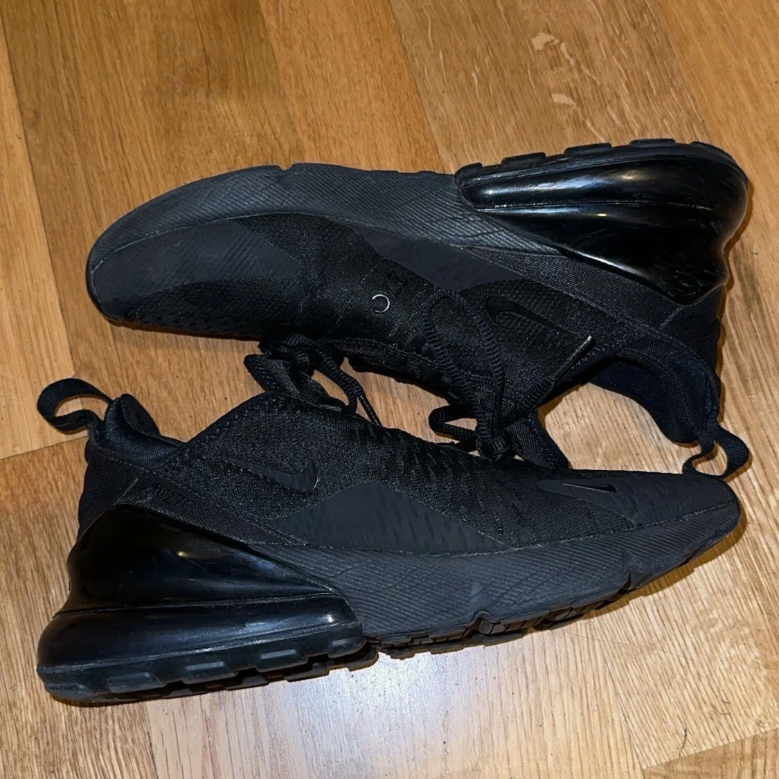 Svarta Nike Air Max 270 sneakers storlek 38,5 - 1