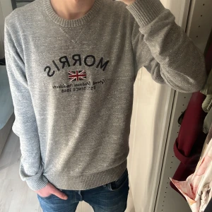 Morris tröja(helt ny) - Sprillans ny Morris tröja, knappt använd inga defekter eller slitningar, precis som ny! Storlek M. Priset är inte hugget i sten🙌