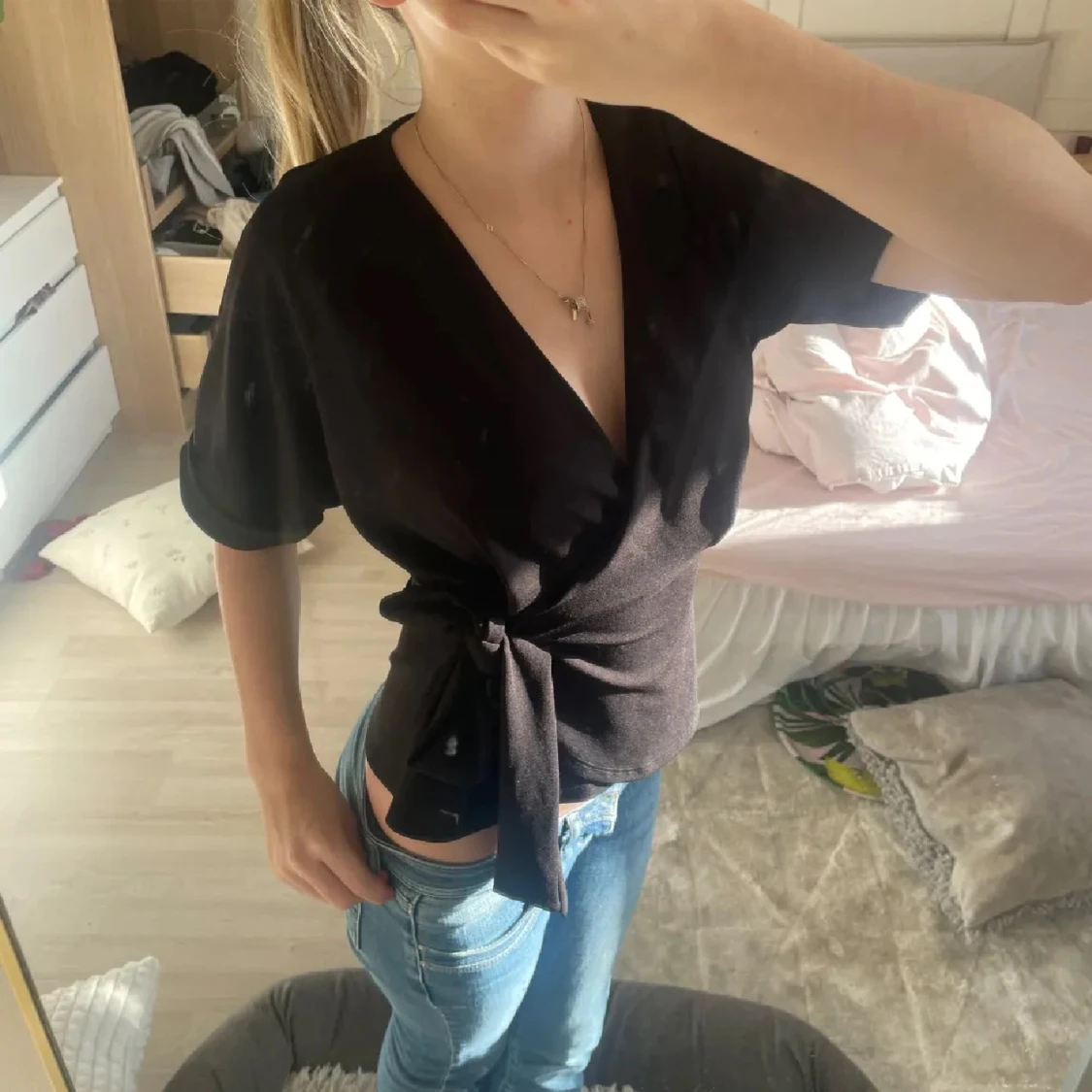 Svart omlottopp med knytband - 1