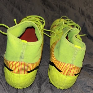 Fotbollskor - Bajs skick vill ba bli av med