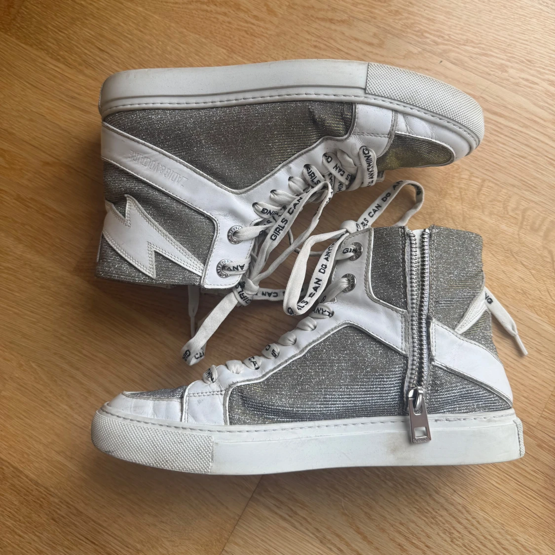 Glittriga sneakers med dragkedja Zadig Voltaire