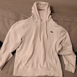Lacoste hoodie  - 9/10 skick. 