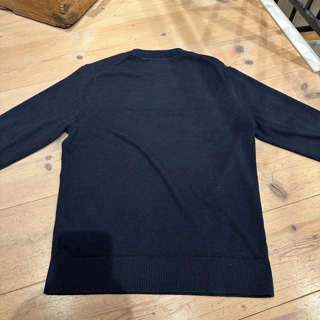 Svart t Tommy Hilfiger tröja - 1