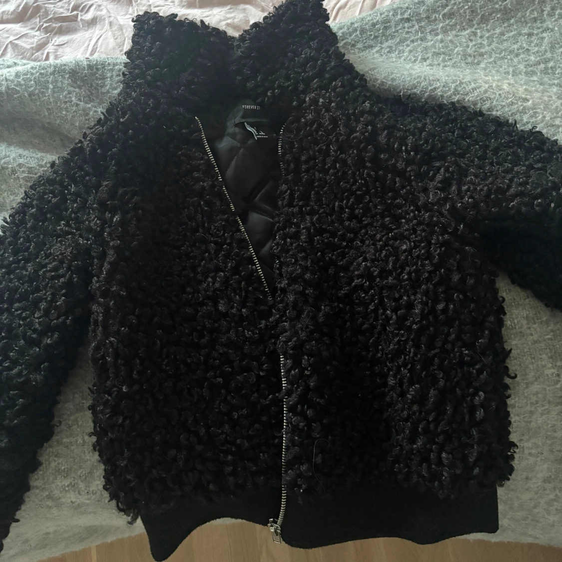 Svart teddyjacka från Forever 21 - 1