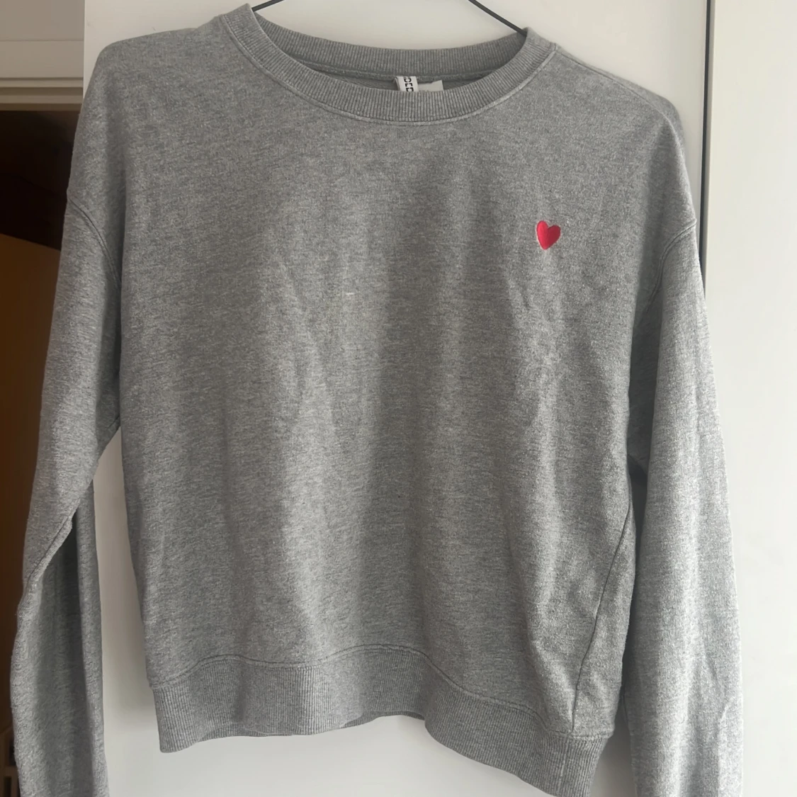 Grå sweatshirt från H&M Divided