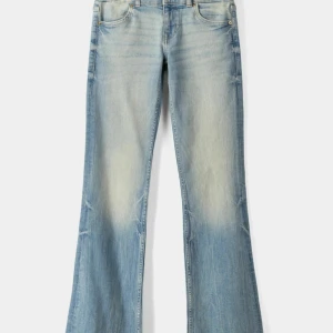 Bershka jeans - Bershka jeans i storlek 38! Inte använt så mycket då dom inte passar mig💕 nypris 429kr