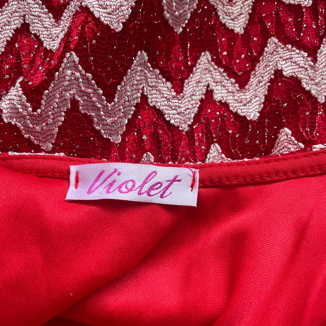 Röd och silverglittrig klänning från Violet - 2