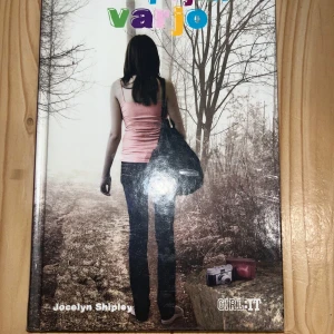 Jokipojan varjo kirja - Jocelyn Shipley Jokipojan Varjo nuortenkirja. Pariin kertaan luettu. Kissatalous MMM, lisätietoja saa kysymällä Mikäli hinta ei miellytä tarjoa rohkeasti Katsothan myös muut ilmoitukseni