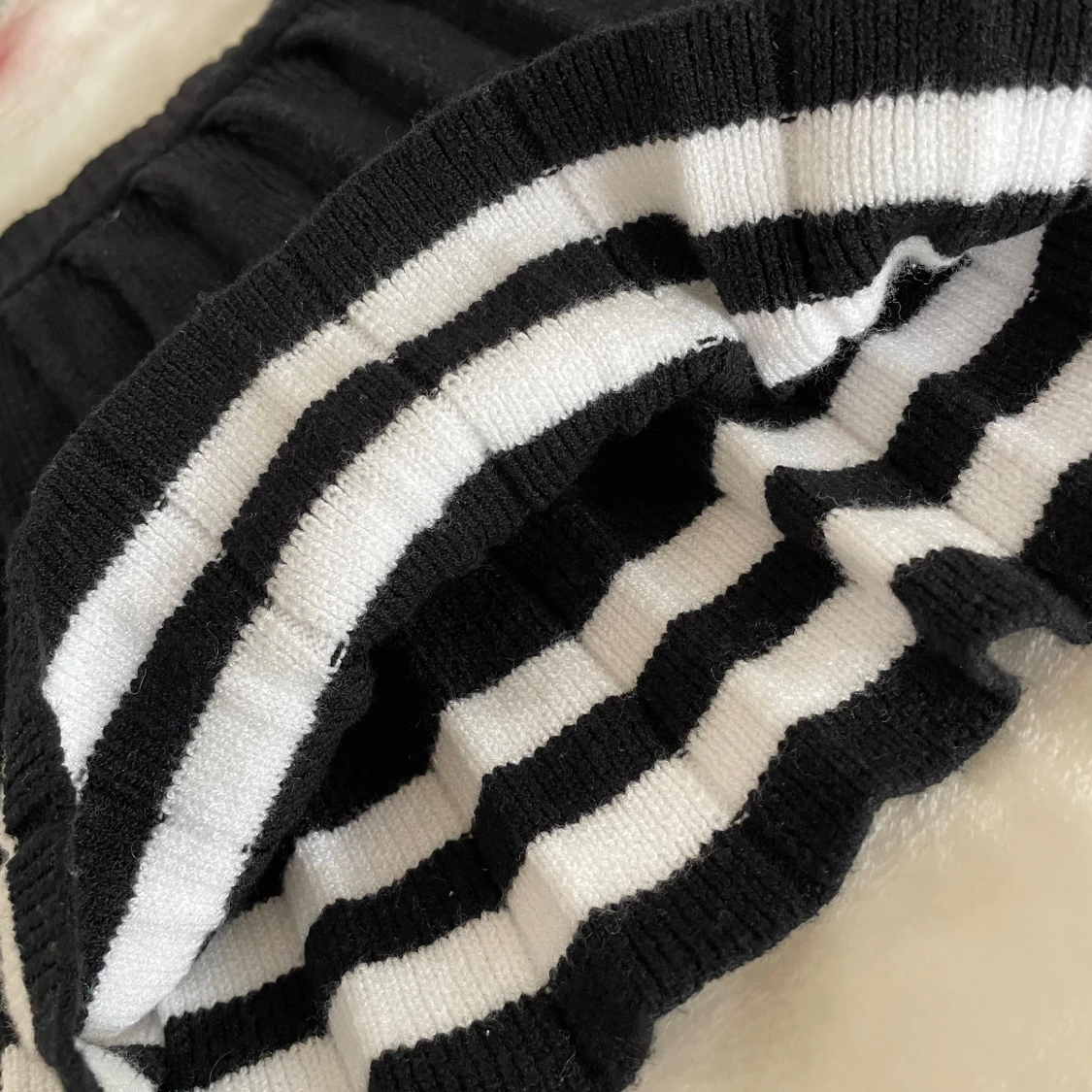 Svart kortkjol från Cherry Mellow - 4