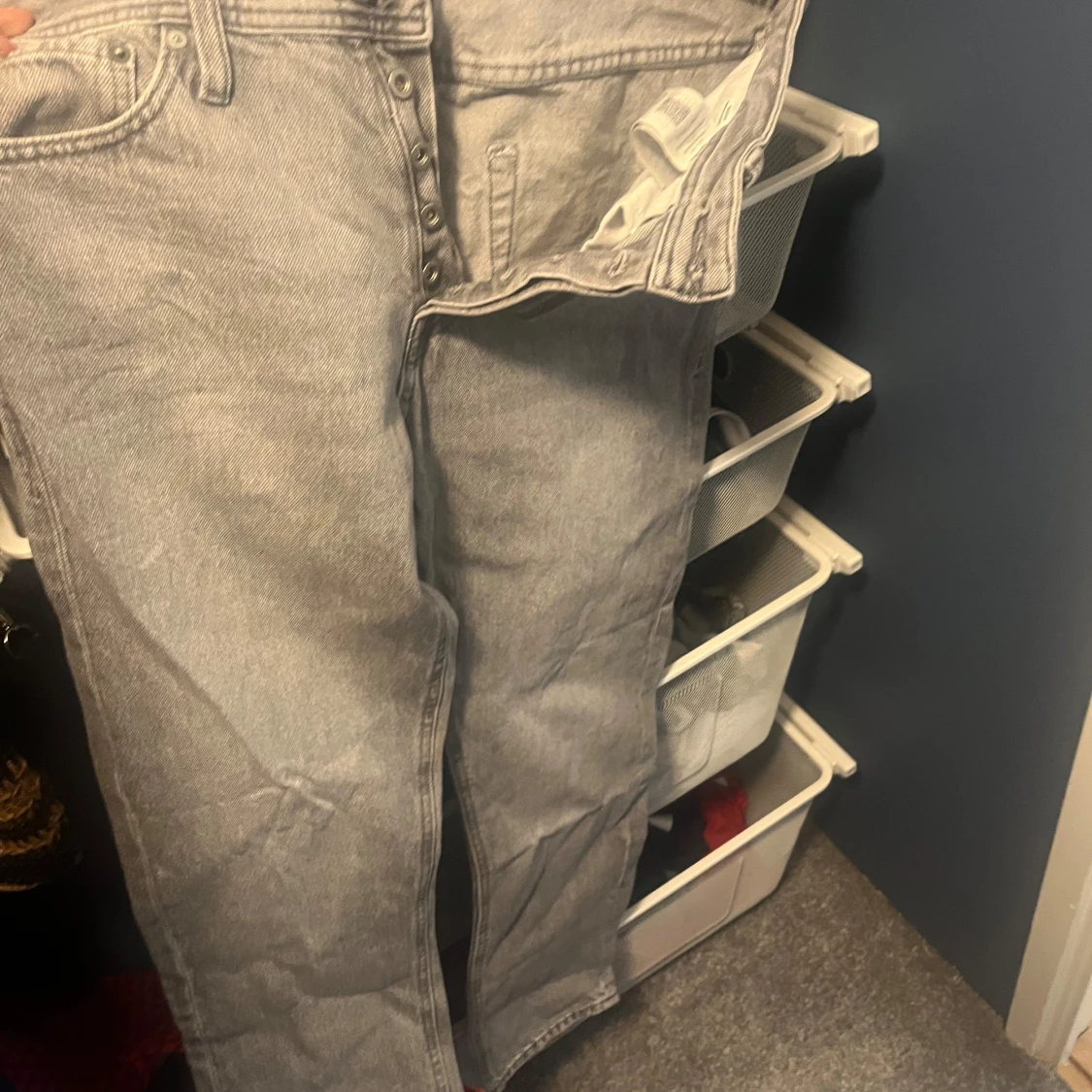 Grå jeansbyxor - 1