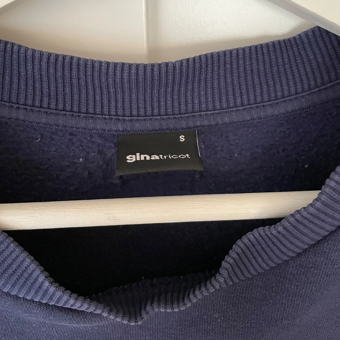 Mörkblå sweatshirt Gina Tricot - 1