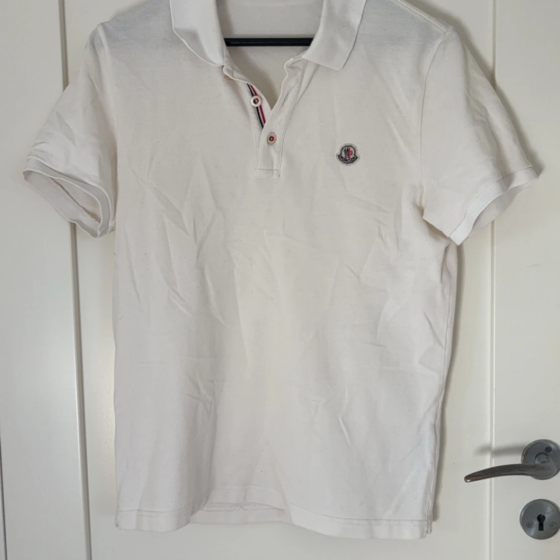 Vit kortärmad pikétröja från Moncler - 1