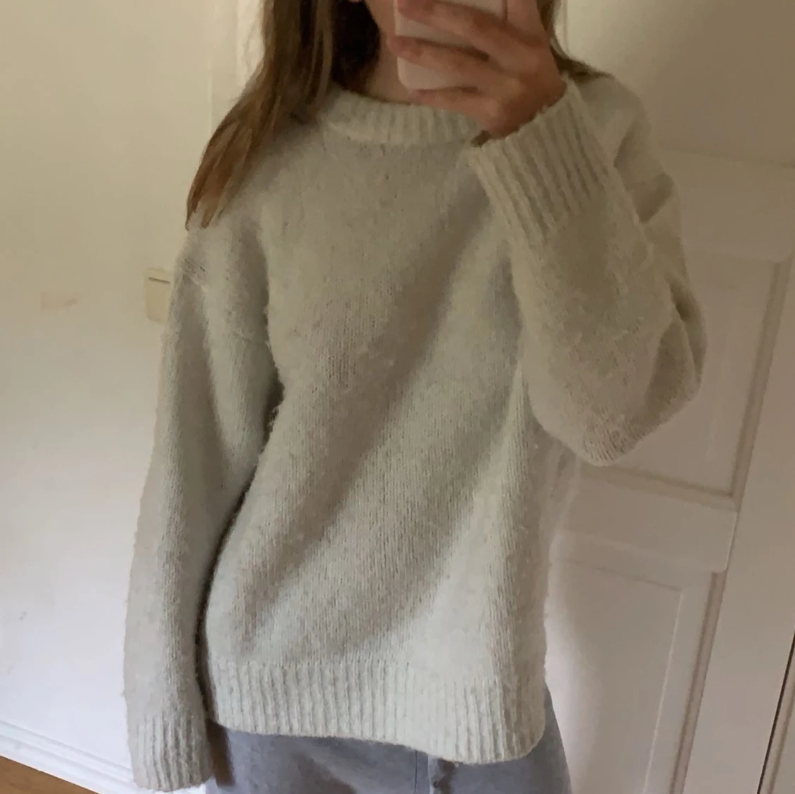 Vit stickad tröja - 1