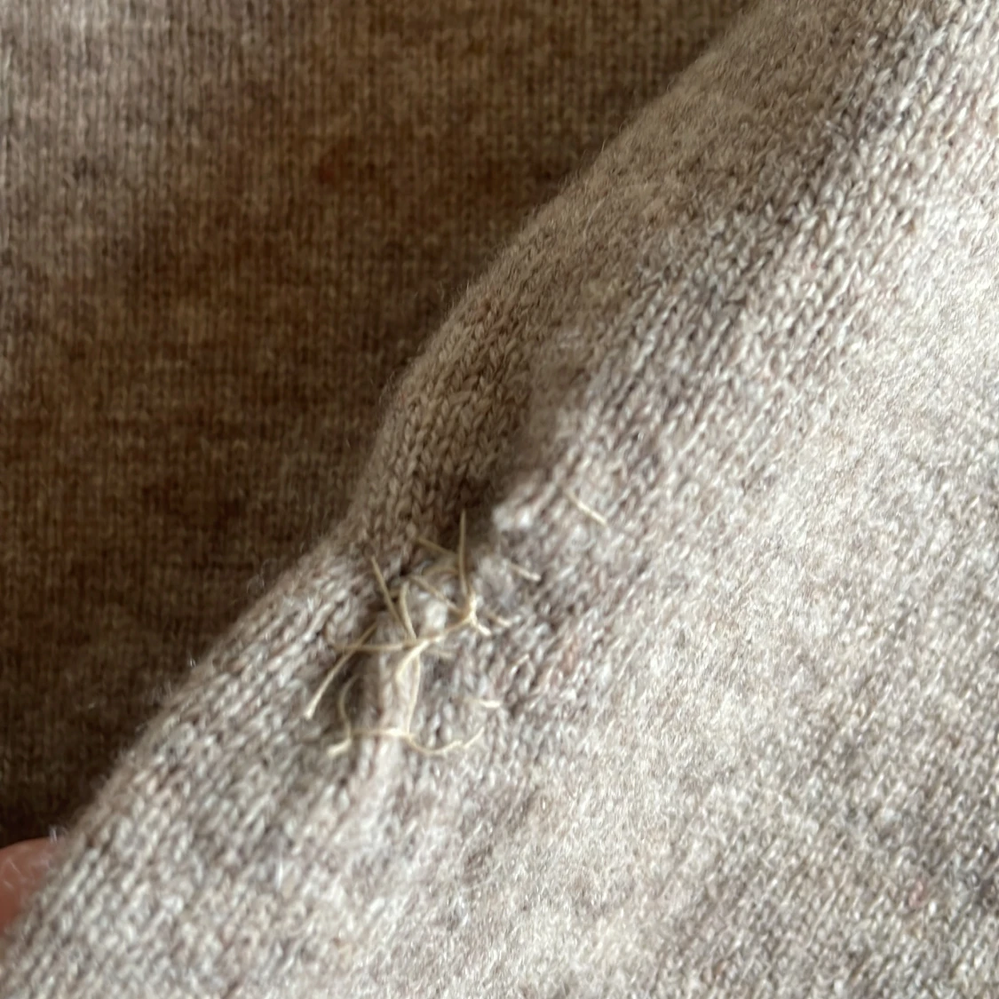 Beige kashmirtröja från Massimo Dutti - 2