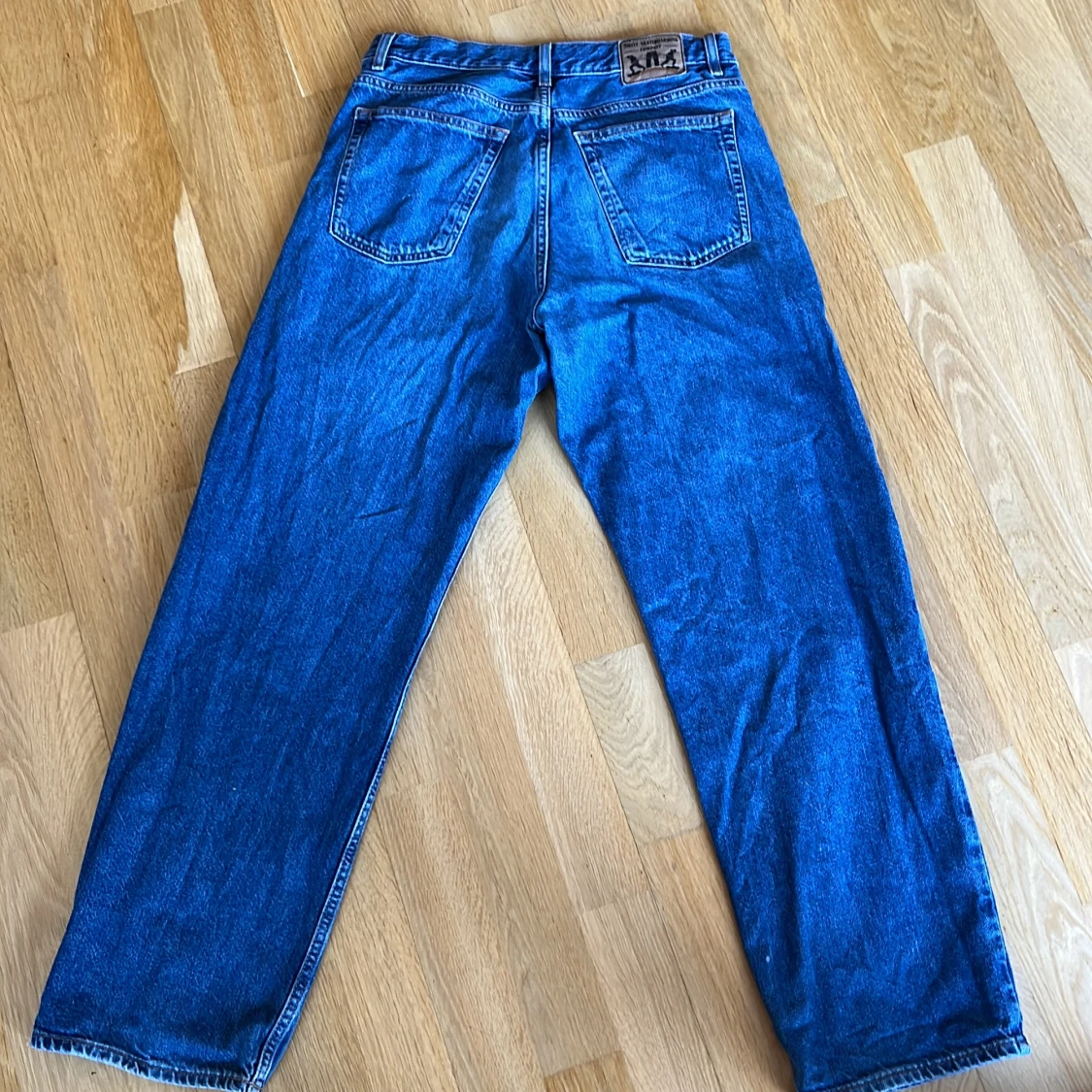 Blå jeans från Sweet Skateboarding Company - 1