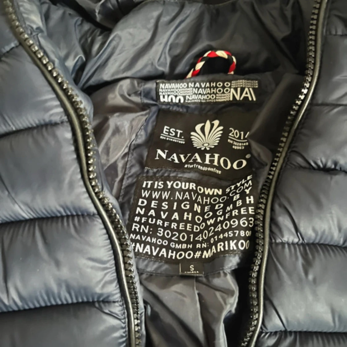 Marinblå/svart pufferjacka från Navahoo - 1