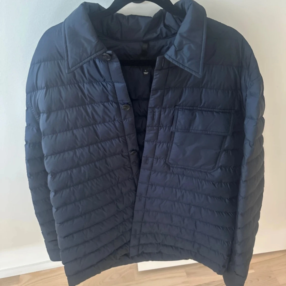 Mörkblå quiltad pufferjacka J.Lindeberg