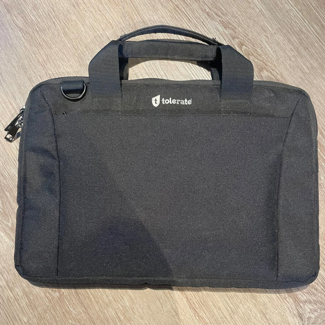 Svart datorväska från Tolerate - 2