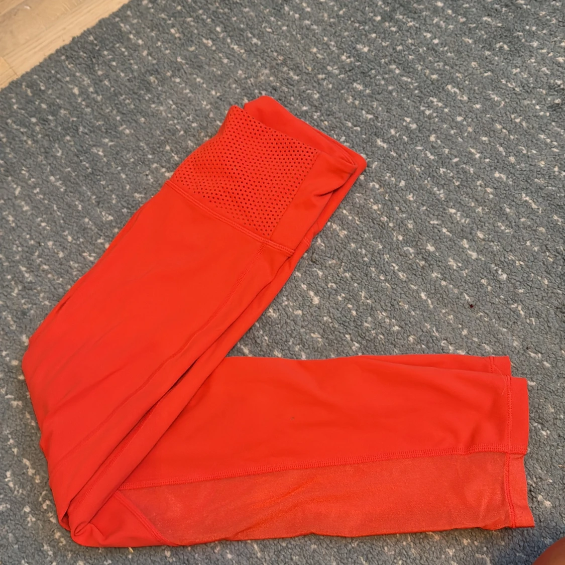 Röda sportleggings från H&M