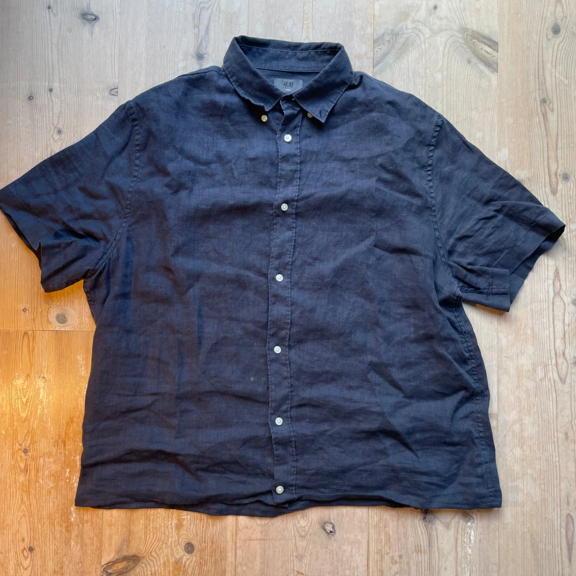 Svart linneskjorta från H&M