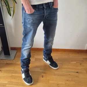 Jack and jones jeans - Blåa jack and jones jeans | modell: smil/glenn | skriv vid frågor | flycrewsen finns i min profil
