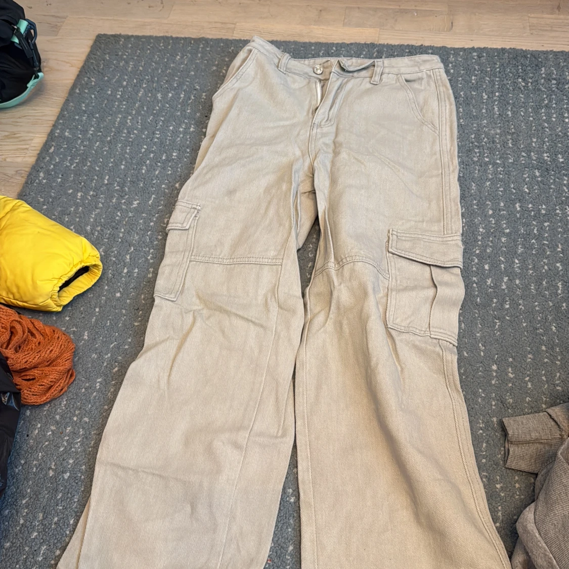 Beige cargopants med breda ben