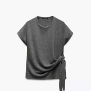 Zara topp  - säljer denna topp från zara, använd 1 gång. 