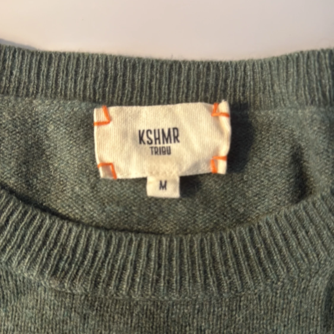 Grön kashmirtröja från KSHMR Tribu - 1