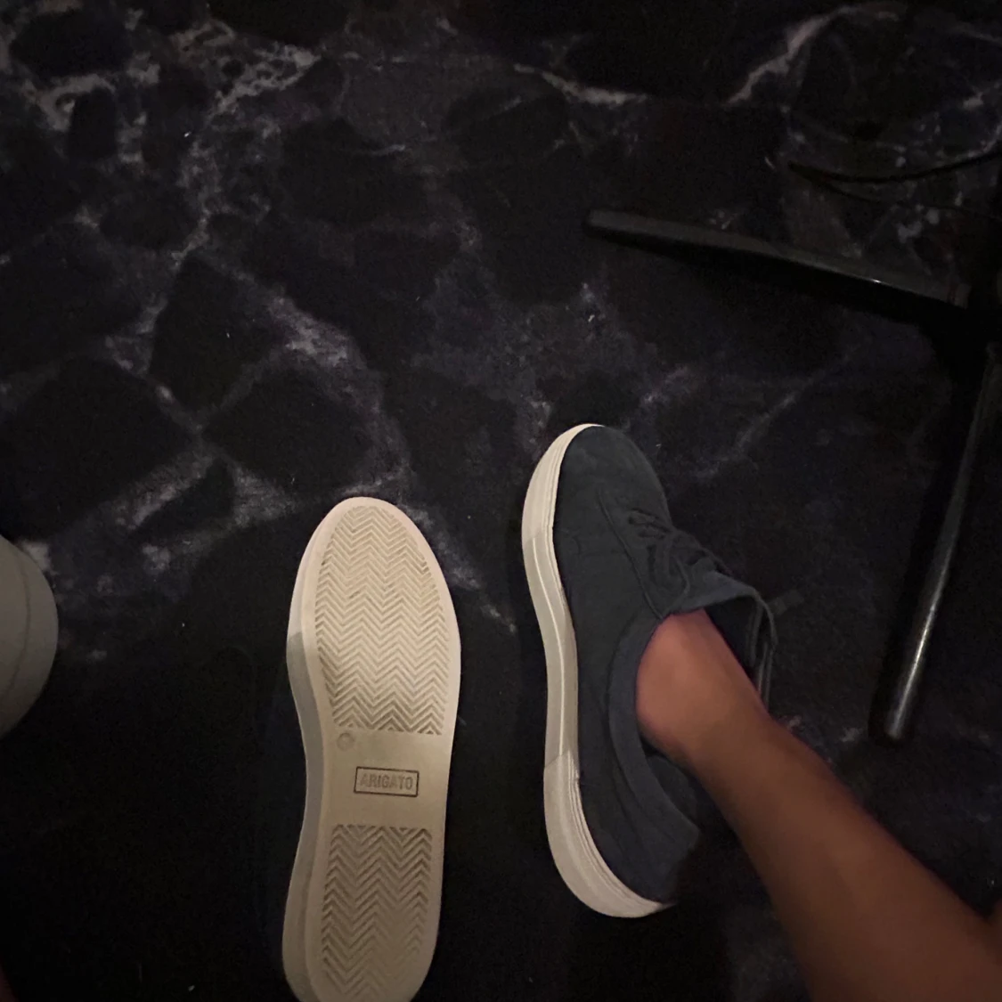 Mörkblå sneakers från Axel Arigato - 1