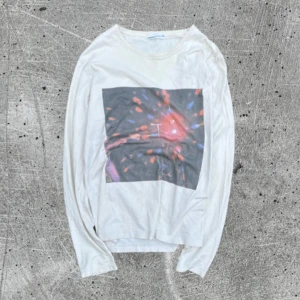 Vit långärmad tröja från Lad Musician - för fet Lad Musician longsleeve. kontakta för mer info.