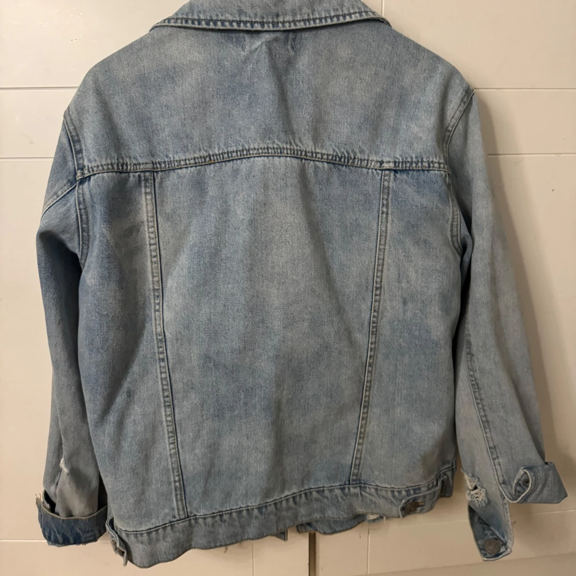 Ljusblå jeansjacka från Mango - 1