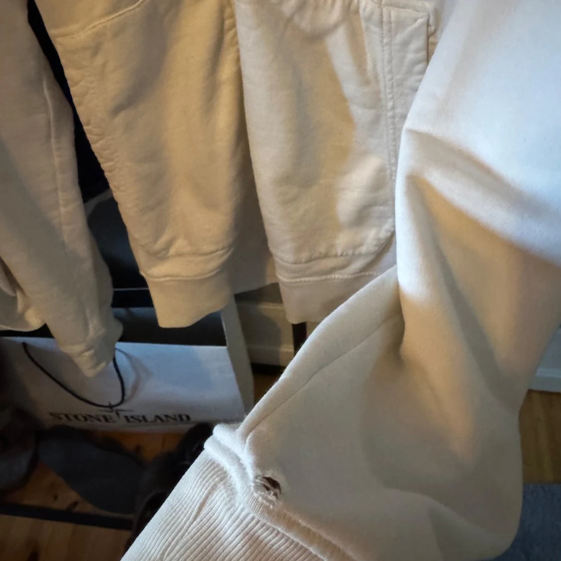 Vit zip-hoodie från Stone Island  - 3