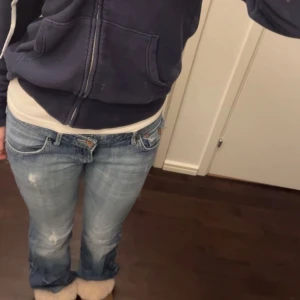 lågmidjade jeans - säljer mina älsklingsjeans då dom tyvärr har blivit för små💕💕 passar xs-s, sitter sååå fint på💞
