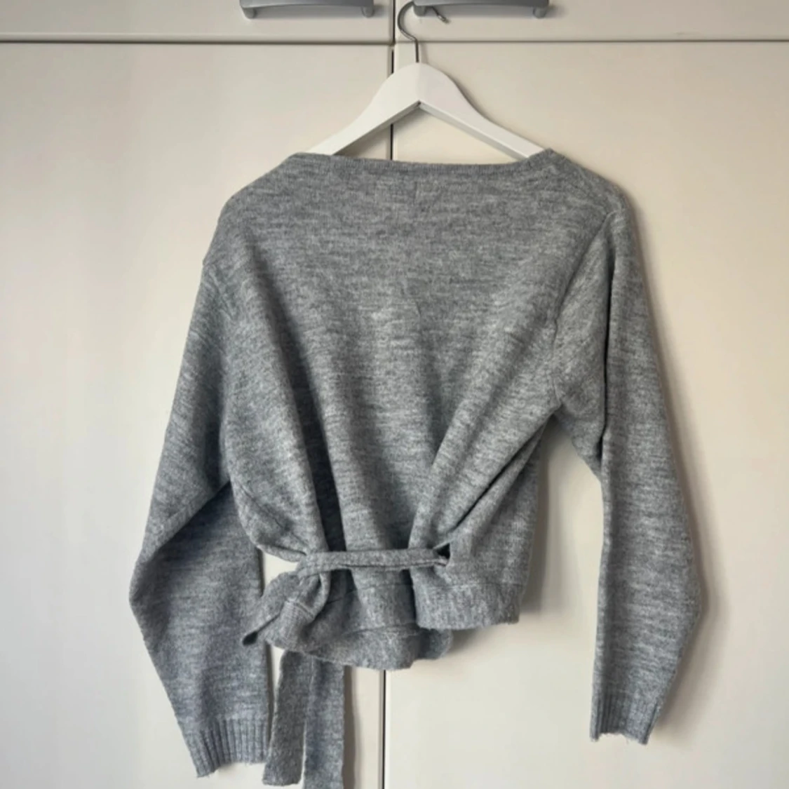 Grå omlottkofta från Even&Odd - 1