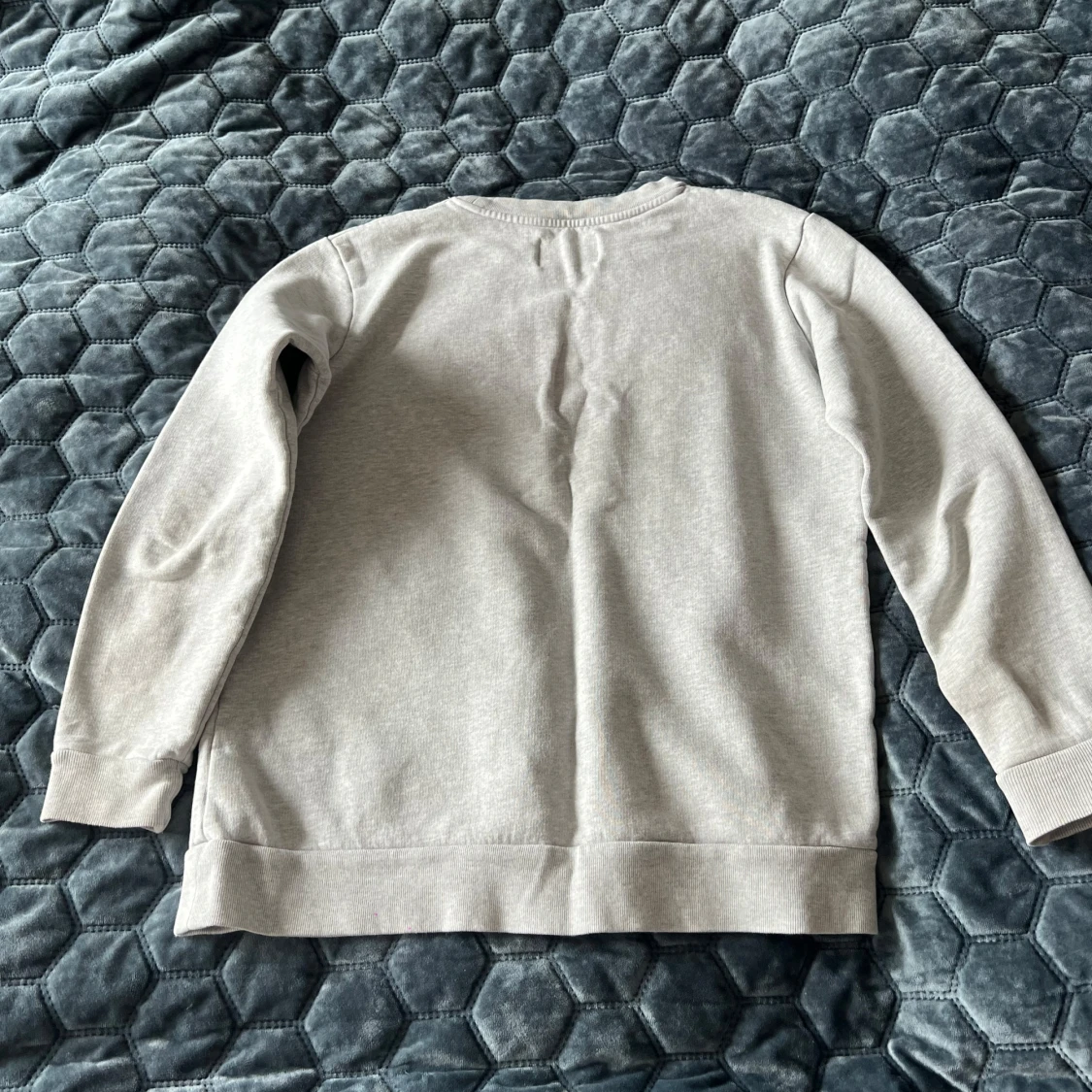 Ljusgrå sweatshirt från Calvin Klein Jeans - 1