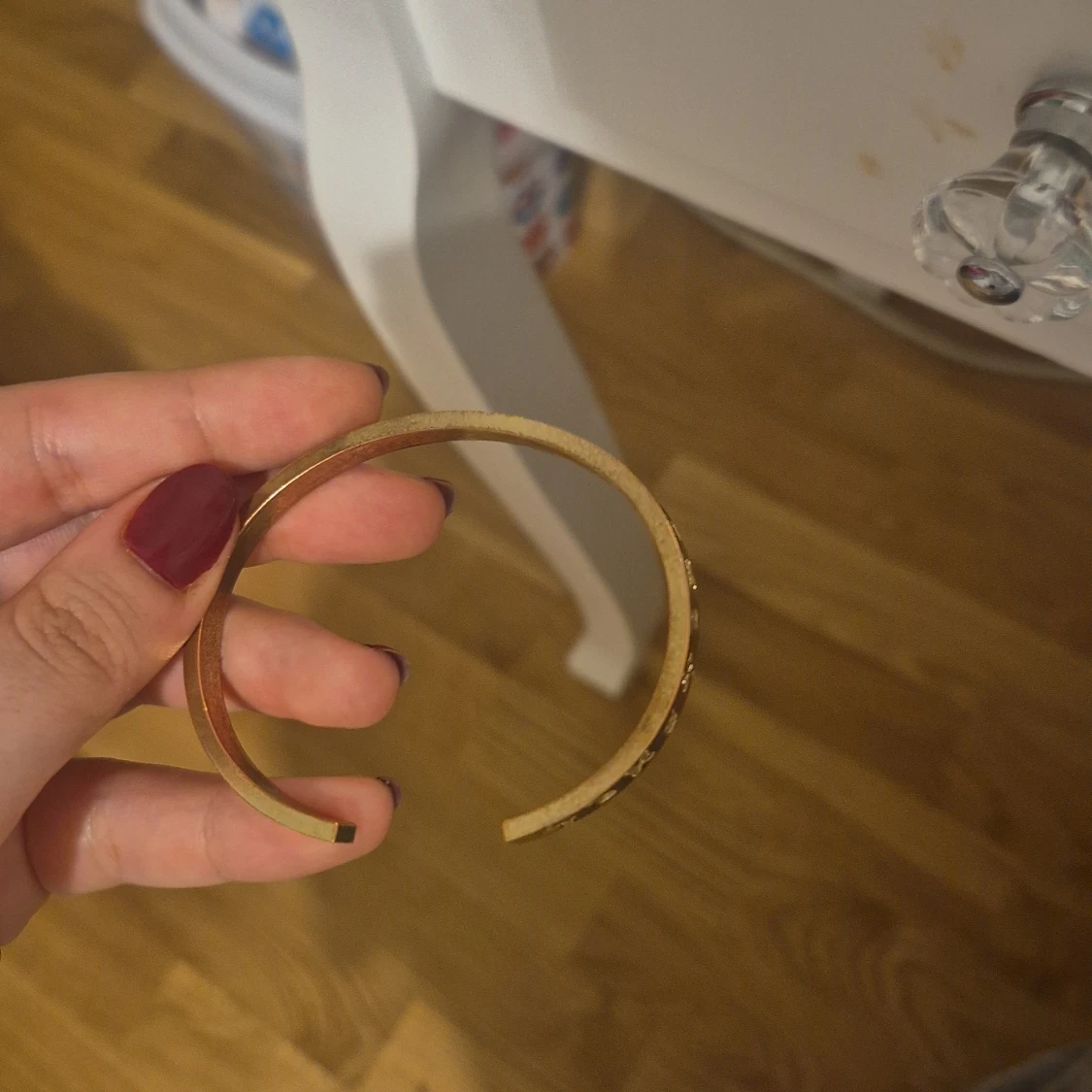 Guldigt armband med söta symboler - 2