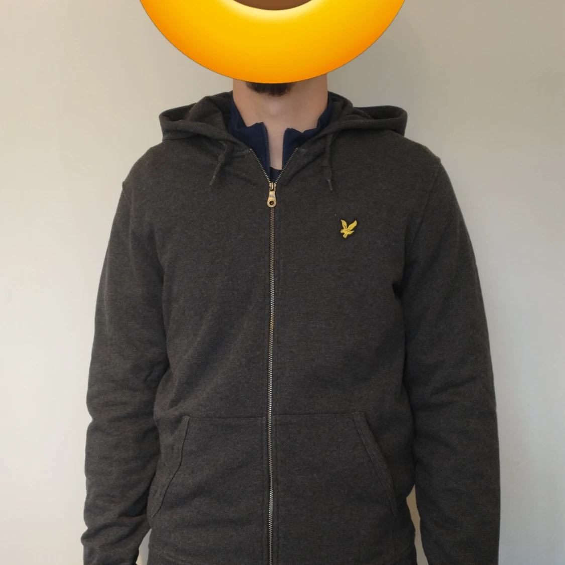 Mörkgrå hoodie från Lyle & Scott stl M  - 1